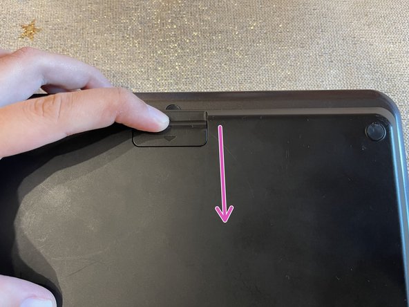 Sony DVP-FX820 Full Teardown, Removing the Battery: crwdns2935265:02crwdnd2935265:02crwdnd2935265:03crwdne2935265:0