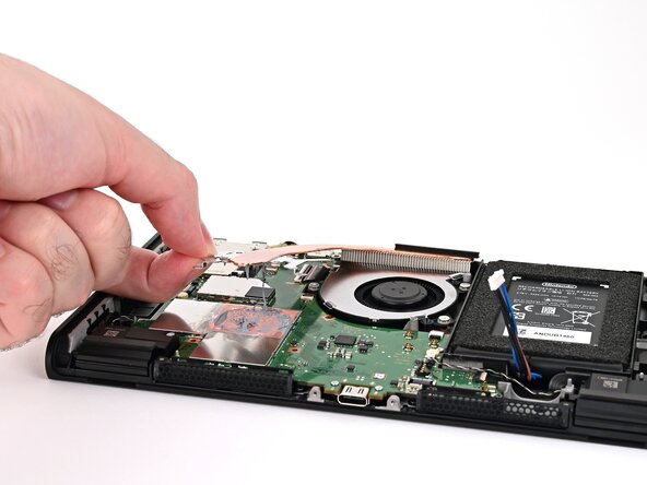 Nintendo Switch 2 Board Replacement, Remove the heat sink: crwdns2935265:037crwdnd2935265:02crwdnd2935265:03crwdne2935265:0