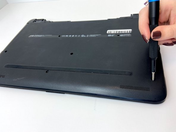 HP 15-ay114cy Speakers Replacement, Unscrew the Back Cover: crwdns2935265:04crwdnd2935265:02crwdnd2935265:02crwdne2935265:0