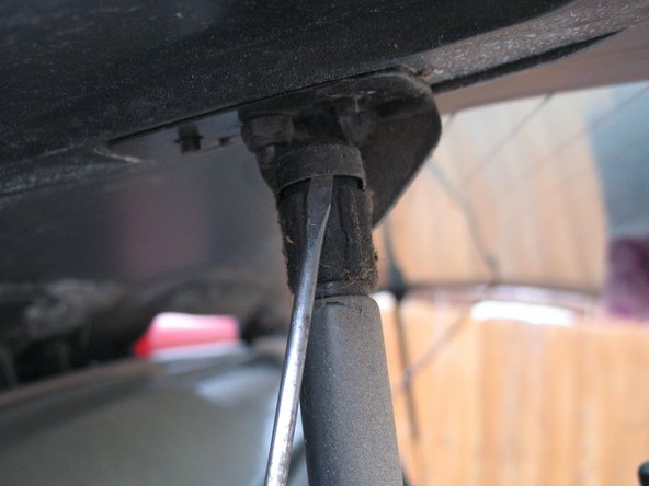 2001 Chevrolet Suburban Rear Window Struts Replacement: crwdns2935265:03crwdnd2935265:02crwdnd2935265:02crwdne2935265:0