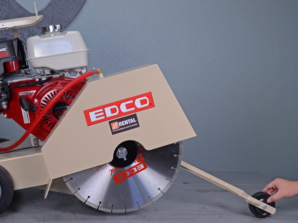 EDCO PRO KL-18 Concrete Saw Belts Replacement, Remove the cutter blade: crwdns2935265:015crwdnd2935265:02crwdnd2935265:02crwdne2935265:0