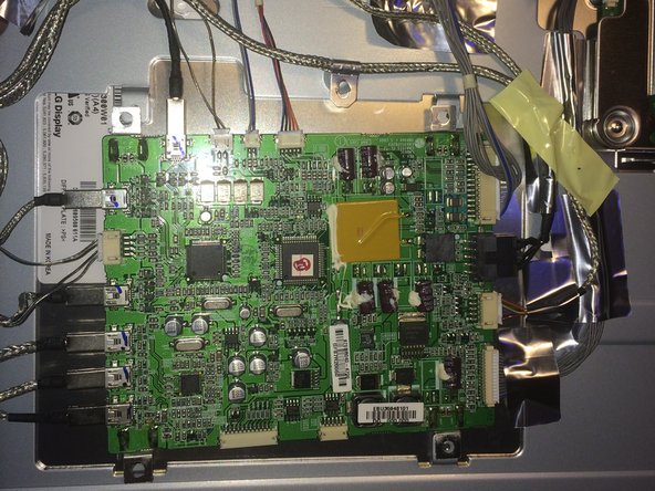 Apple Cinema HD Display 30" Teardown, dévisage des fixations: crwdns2935265:012crwdnd2935265:03crwdnd2935265:03crwdne2935265:0