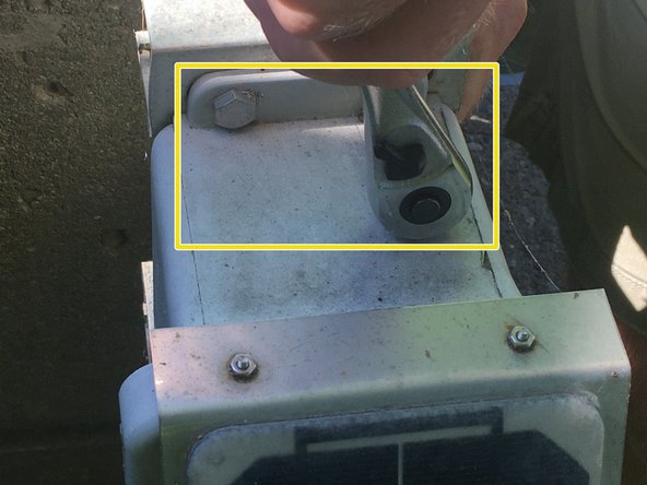 Depth Sensor Node Bridge Mounted Replacement Procedure, Attaching the new depth sensor node to the small strut channels: crwdns2935265:04crwdnd2935265:02crwdnd2935265:03crwdne2935265:0