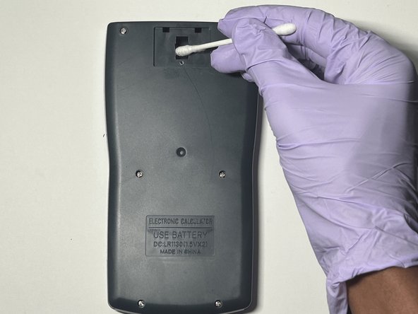 How To Replace Merangue 2-Line Engineering Scientific Calculator Battery: passo 7, immagine 3 di 3
