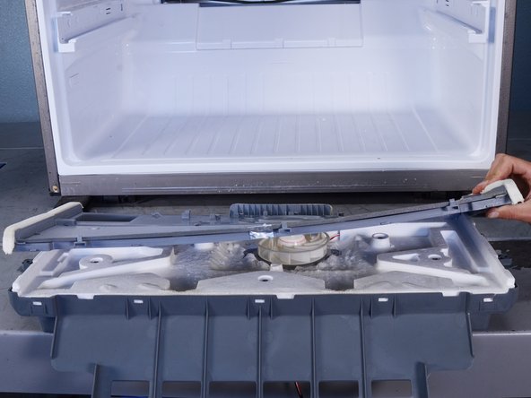 Samsung RF28T5001SR Refrigerator Evaporator Fan Replacement: crwdns2935265:014crwdnd2935265:02crwdnd2935265:03crwdne2935265:0