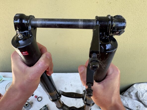 Fox32 Mountain Bike Front Air Suspension Fork Seal and Oil Replacement: étape 43, image 3 de 3