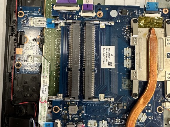 Reemplazo del RAM del HP Pavilion TPN-C125: paso 5, imagen 3 de 3