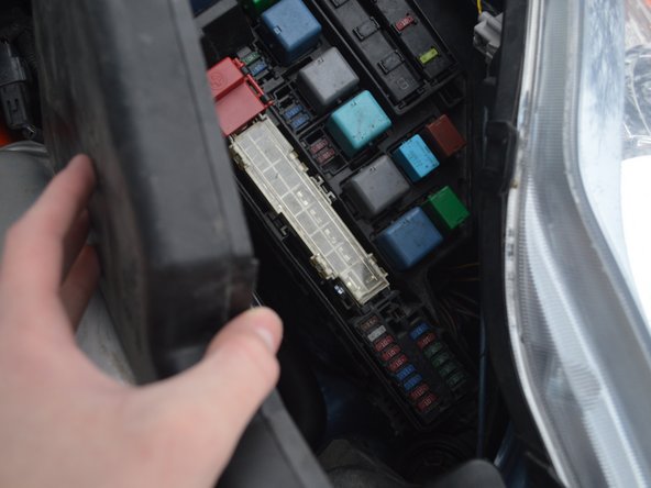 How to Charge a Drained 2009 Toyota Prius Battery: crwdns2935265:05crwdnd2935265:02crwdnd2935265:02crwdne2935265:0