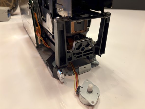 Nikon Coolscan 5000ED - Stepper Motor Replacement, Locate and Remove Stepper Motor: crwdns2935265:06crwdnd2935265:02crwdnd2935265:03crwdne2935265:0