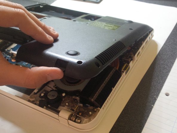 Disassembling Toshiba Satellite C55-A5285/C55-A1J2, opening the laptop: crwdns2935265:09crwdnd2935265:02crwdnd2935265:03crwdne2935265:0