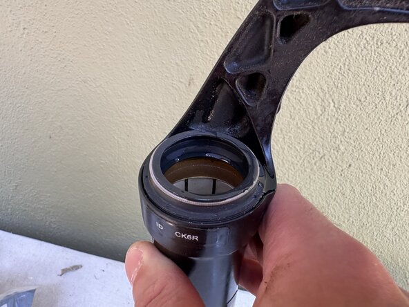 Fox32 Mountain Bike Front Air Suspension Fork Seal and Oil Replacement: étape 37, image 1 de 3