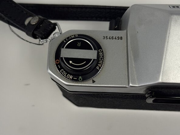Pentax Spotmatic Light Seals Replacement: step 2, image 1 of 3