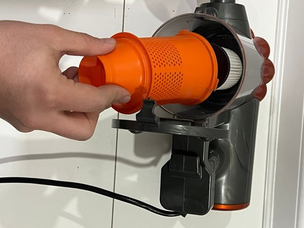 Iwoly V600掃除機の空気清浄フィルターの交換: 手順 6、 2の画像 1