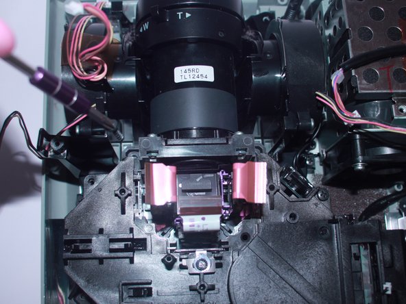 Epson PowerLite  822 Plus Exhaust Fan Replacement: crwdns2935265:011crwdnd2935265:02crwdnd2935265:02crwdne2935265:0