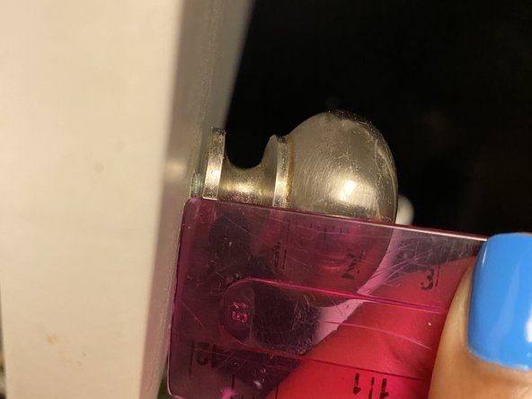 How to Repair a  Cabinet Door Knob: crwdns2935265:04crwdnd2935265:02crwdnd2935265:03crwdne2935265:0