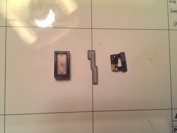 HTC One Display Assembly Replacement, Removal of The Final Pieces: crwdns2935265:020crwdnd2935265:03crwdnd2935265:03crwdne2935265:0