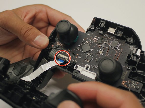 Nintendo Switch Pro控制器按钮/ D-Pad更换指南: 步骤 9 中的图像 1，3