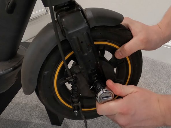 Segway Ninebot Max Front Tire Repacement: crwdns2935265:05crwdnd2935265:02crwdnd2935265:02crwdne2935265:0