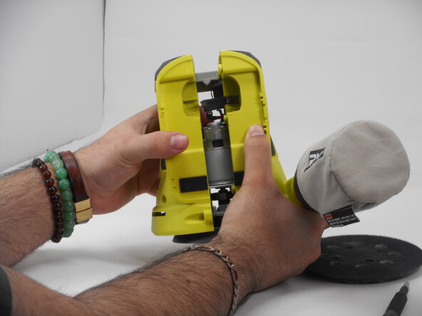 Ryobi P411 Casing Replacement: crwdns2935265:04crwdnd2935265:02crwdnd2935265:03crwdne2935265:0