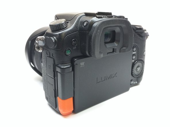Panasonic Lumix DMC-GH3 LCD Hinge Cover Replacement: crwdns2935265:015crwdnd2935265:03crwdnd2935265:03crwdne2935265:0