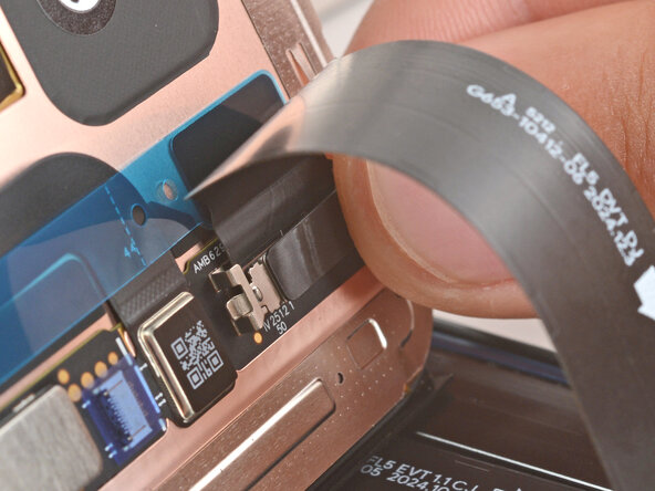 Google Pixel 10 Screen Replacement, Install the bracket: crwdns2935265:030crwdnd2935265:02crwdnd2935265:03crwdne2935265:0