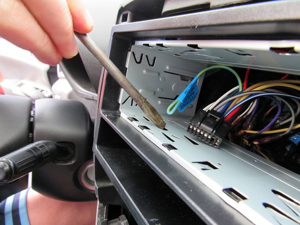 2009 Subaru Impreza WRX Stereo Replacement: crwdns2935265:09crwdnd2935265:02crwdnd2935265:02crwdne2935265:0