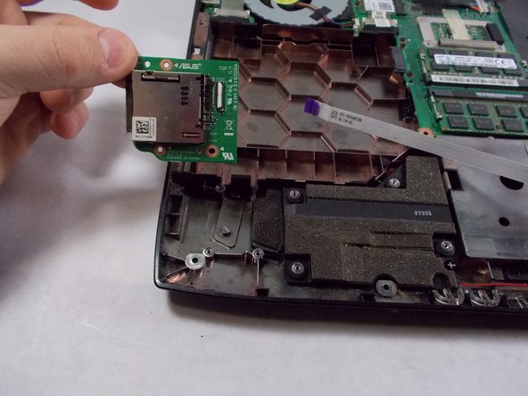 Asus ROG G751JL-BSI7T28 Speaker Replacement: crwdns2935265:012crwdnd2935265:03crwdnd2935265:03crwdne2935265:0