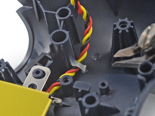 Google Stadia Controller Battery Replacement, Cut the battery cable adhesive: step 28, image 3 of 3