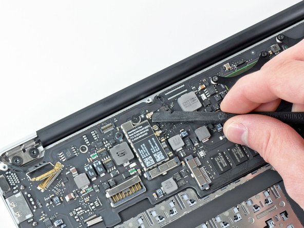 MacBook Air 11" Late 2010 Upper Case Replacement: crwdns2935265:020crwdnd2935265:02crwdnd2935265:02crwdne2935265:0