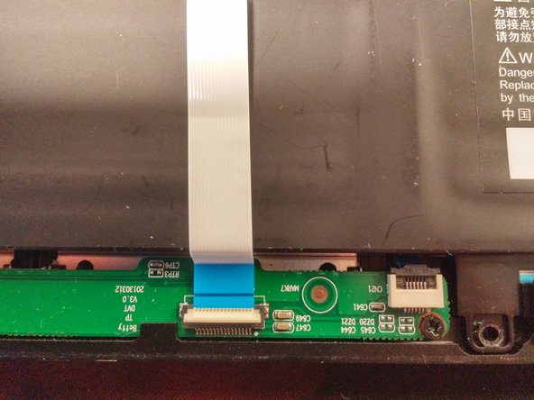 Razer Blade 14" (2013) Battery Replacement, Remove Touchpad cable: crwdns2935265:03crwdnd2935265:02crwdnd2935265:03crwdne2935265:0