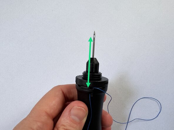 Expedition Sewing Awl, Threading the awl: crwdns2935265:09crwdnd2935265:03crwdnd2935265:03crwdne2935265:0