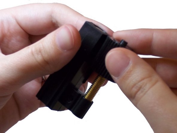 Oregon Scientific RM318PA Focus Knob Replacement: crwdns2935265:07crwdnd2935265:03crwdnd2935265:03crwdne2935265:0