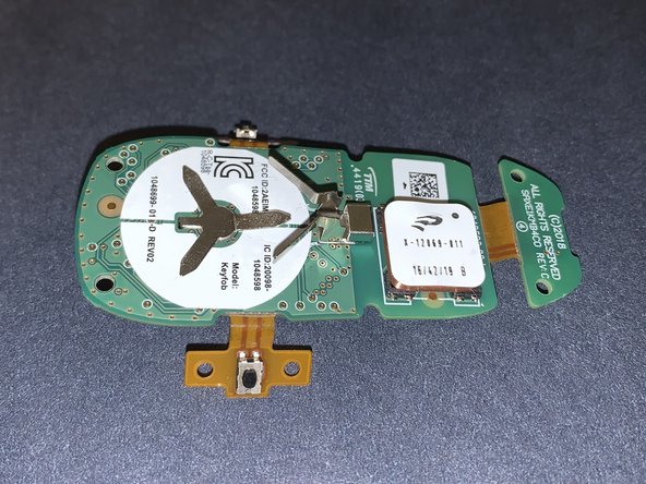 Tesla Model X Key Fob Teardown, Done!: crwdns2935265:06crwdnd2935265:02crwdnd2935265:03crwdne2935265:0