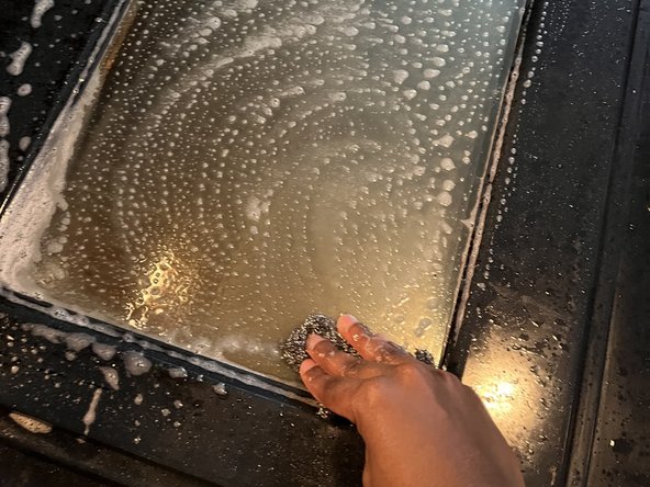 How to Clean a Clouded Glass Oven Door: crwdns2935265:04crwdnd2935265:03crwdnd2935265:03crwdne2935265:0