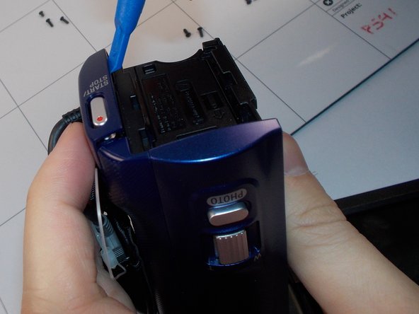 Sony Handycam HDR­-CX220 Lens Replacement: crwdns2935265:04crwdnd2935265:02crwdnd2935265:03crwdne2935265:0