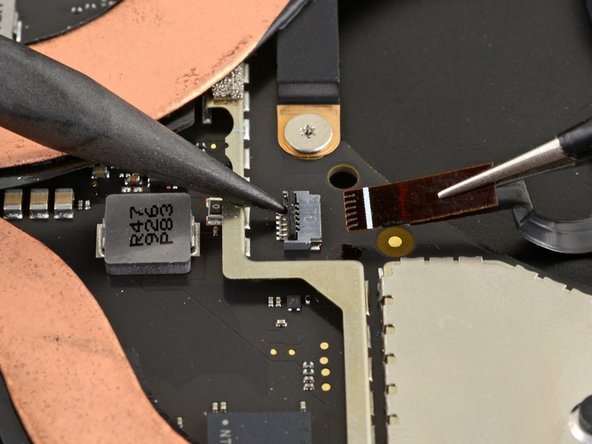 Microsoft Surface Laptop 4（15インチモデル）のバッテリー交換