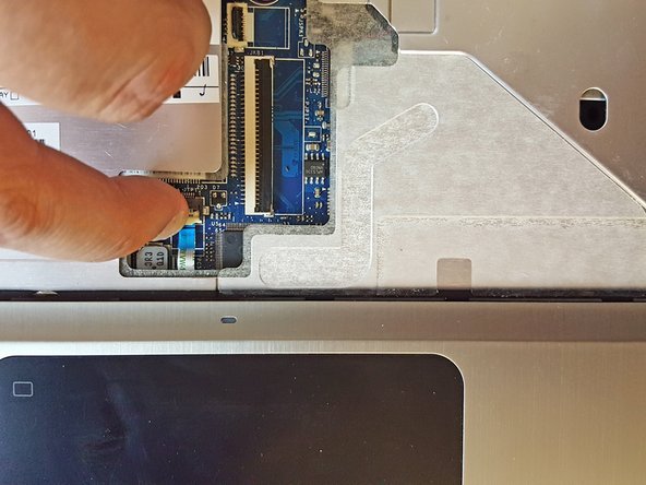 HP Folio 13t-1000 RAM Replacement, Top Hardware Cover: crwdns2935265:07crwdnd2935265:03crwdnd2935265:03crwdne2935265:0