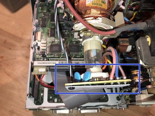 Macintosh Classic II Power Board Removal, Power Board: crwdns2935265:09crwdnd2935265:02crwdnd2935265:03crwdne2935265:0