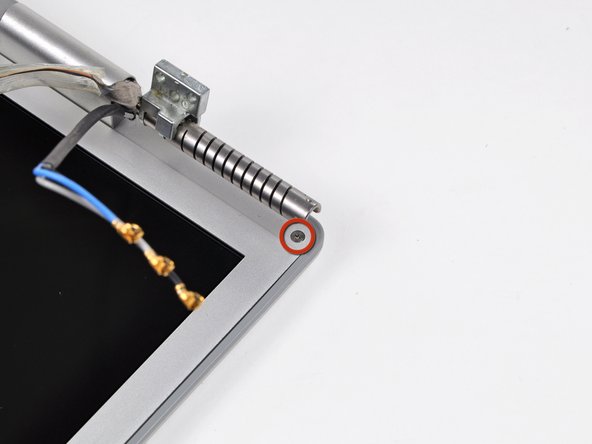 MacBook Pro 17" Models A1151 A1212 A1229 and A1261 Antenna Cover Replacement, Rear Display Bezel: crwdns2935265:014crwdnd2935265:02crwdnd2935265:02crwdne2935265:0