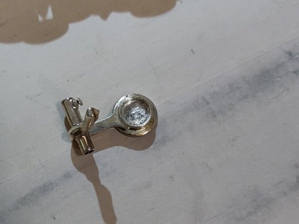 Piccolo B Key Pad Replacement: 步骤 2 中的图像 3，3