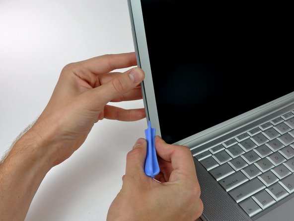 PowerBook G4 Aluminum 15" 1.67 GHz Display Inverter Replacement: crwdns2935265:04crwdnd2935265:02crwdnd2935265:03crwdne2935265:0