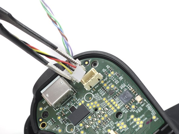 Backbone One Phone Connector Replacement, Disconnect the phone connector cable: crwdns2935265:05crwdnd2935265:02crwdnd2935265:02crwdne2935265:0