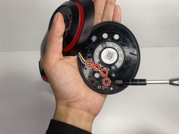 Beats Studio3 Wireless Left Driver Assembly Replacement: crwdns2935265:04crwdnd2935265:02crwdnd2935265:03crwdne2935265:0