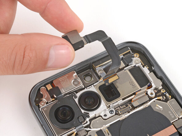 Google Pixel 10 Pro XL Front Camera Replacement, Put the front camera in its recess: 27 단계, 이미지 3개 중 1개