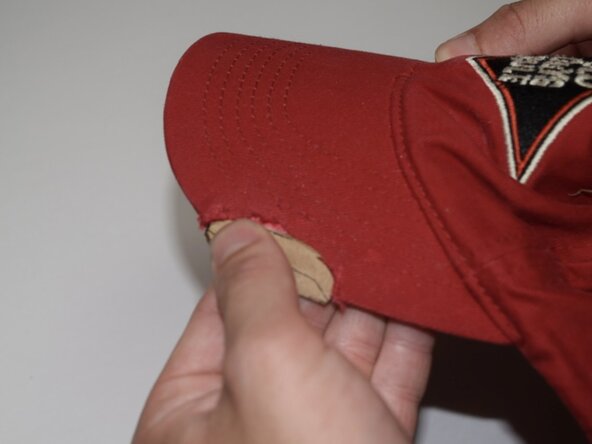 Patchwork Repair for a Damaged Hat: crwdns2935265:05crwdnd2935265:02crwdnd2935265:03crwdne2935265:0