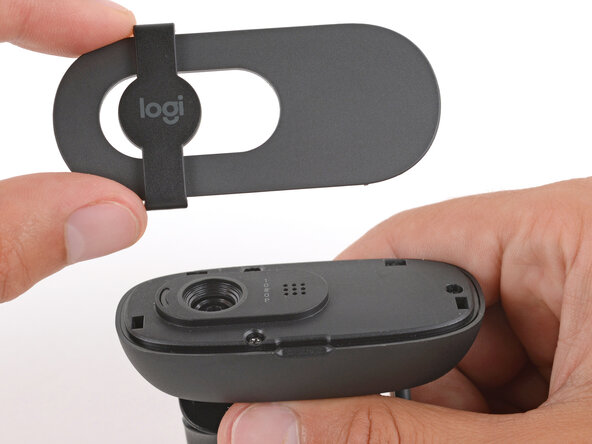 How to Open Your Logitech Brio 100 Webcam, Remove the front cover: crwdns2935265:02crwdnd2935265:03crwdnd2935265:03crwdne2935265:0