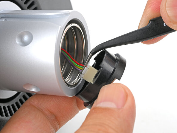 Logitech RS50 Base Slip Ring vervangen, De QR-adapter installeren: stap 46, afbeelding 2 van 2