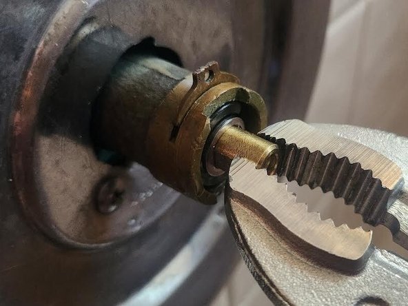 Moen Single Handle Faucet Cartridge (Model: 1225) Replacement: 13 단계, 이미지 3개 중 2개