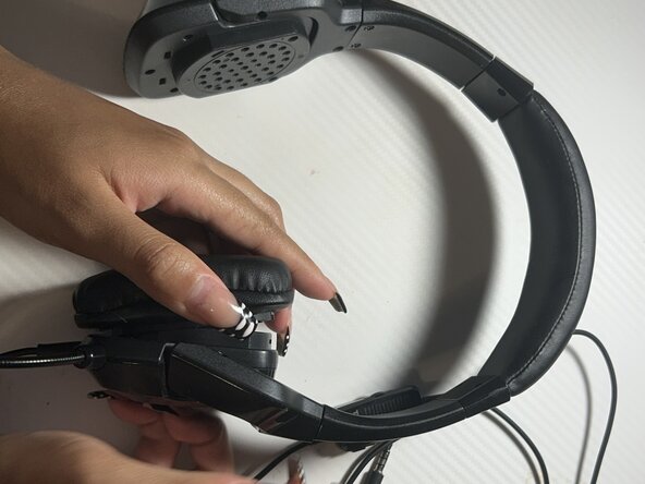 Tritton Kama Ear Pads Replacement, Ear Pads: step 1, image 3 of 3