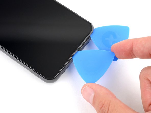 Google Pixel 8 Back Cover Replacement, Leave a pick in the bottom left corner: step 13, image 1 of 3